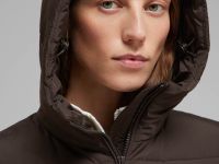 Стеганый жилет с капюшоном