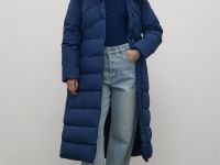 Стеганое утепленное пальто с капюшоном