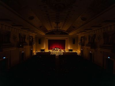 Киномузыка и дудук при свечах