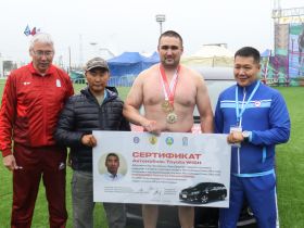 Автомобиль в подарок. Эрчим Баппагай стал абсолютным чемпионом Игр Манчаары