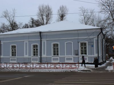 Начальная приходская школа. Здесь была организована бесплатная народная читальня