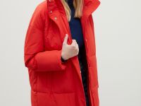 Стеганое утепленное пальто с капюшоном