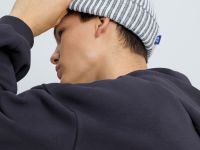 Вязаная шапка из коллаборации с maneken