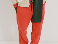 Спортивные брюки свободного силуэта с контрастной отделкой