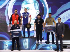 Одиннадцать медалей турнира Коркина завоевали борцы из Якутии