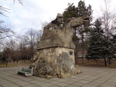 Памятник комсомольцам 20-х годов