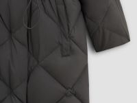 Пуховое пальто из водонепроницаемой ткани