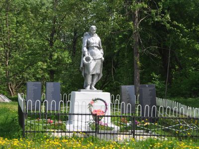 Братская могила воинов, погибших в 1943 г.