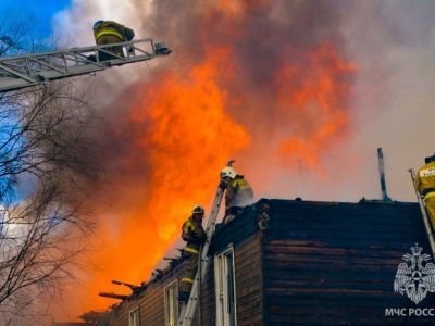 В Мирном при пожаре пострадала пенсионерка