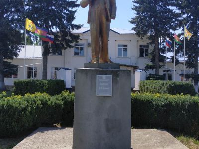 Памятник В.И. Ленину