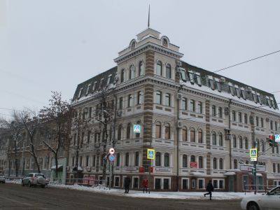 Здание, в котором в 1856 - 1875 гг. размещалась губернская больница, а в 1919 -1927 гг. медицинский факультет Самарского университета, где работали видные врачи и скончался этнограф П.И. Якушкин