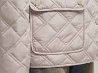 Стеганая куртка с искусственным утеплителем и водоотталкивающей пропиткой