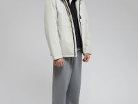 Утепленная куртка с капюшоном