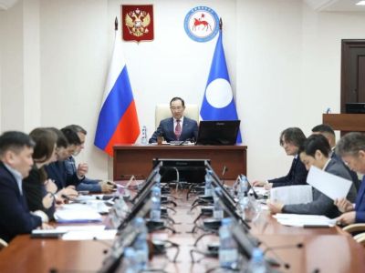 Глава Якутии рассмотрел вопросы создания Кючусского кластера месторождений