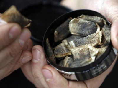 Айсен Николаев поручил правительству Якутии разработать законопроект о запрете продажи снюса