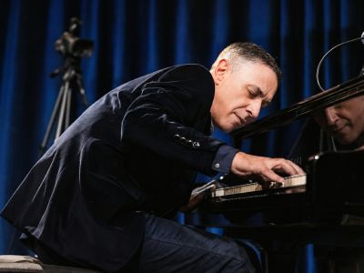 Артём Лалаян (Rhythm & Blues Cafe)