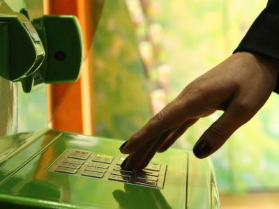 В Якутии мошенник выманил у продавца двухдневную выручку магазина