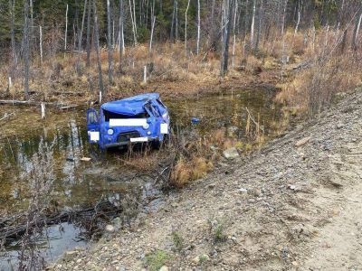 В Кобяйском районе Якутии пьяный водитель перевернулся на служебном автомобиле