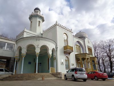 Северный корпус санатория "Ударник", в котором отдыхали и лечились в 1924 г. Клара Цеткин и в 1929 г. - Крупская Надежда Константиновна и Ульянова Мария Ильинична