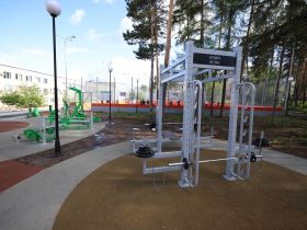 Глава Якутии встретился с юными нерюнгринцами на новой спортплощадке