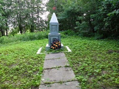 Братская могила воинов Советской Армии, погибших в 1941 - 1944 гг. в фашистском концлагере