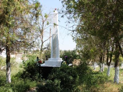 Памятный знак в честь воинов-односельчан, погибших в годы Великой Отечественной войны