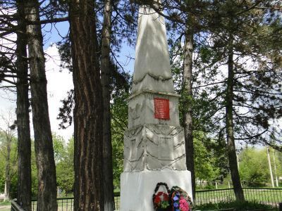 Братская могила партизан, погибших в 1942-1943гг.