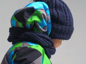 Комплект вязаный для мальчика: шапка, снуд