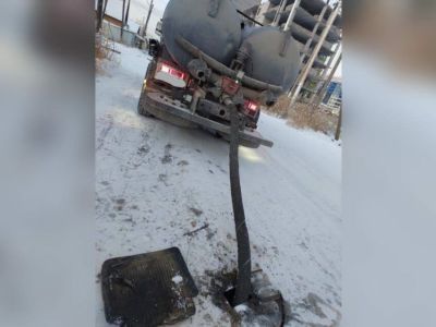 Несанкционированный слив сточных вод выявили в Якутске