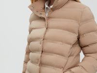 Стеганая куртка приталенного силуэта