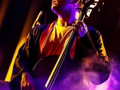 «РОК-ХИТЫ НА ВИОЛОНЧЕЛЯХ. НОВОГОДНИЙ КОНЦЕРТ В СЕРДЦЕ ГОРОДА»