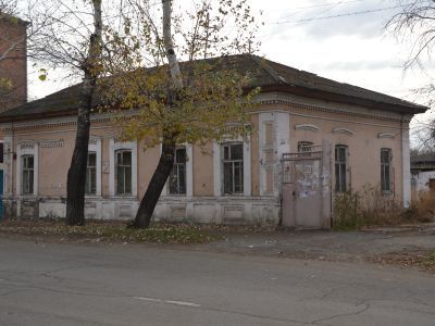 Здание, где в 1922 году размещалась редакция газеты «Власть труда» и жил и работал писатель Ян (Янчевецкий) Василий Григорьевич