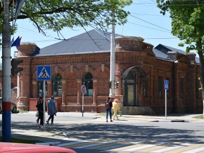 Дом жилой (с торговыми помещениями) полковника Ф.Д. Раздольского