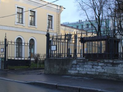 Ограда с воротами Воспитательного дома