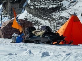 Арктическая снегоходная экспедиция «К Каменным Людям Сундуруна через кряж Суор Уйата».