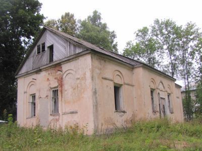 Церковь каменная (ныне здание народного суда)