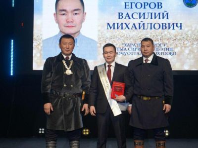 Боксёру Василию Егорову вручили знак «Почетный гражданин Мегино-Кангаласского улуса»