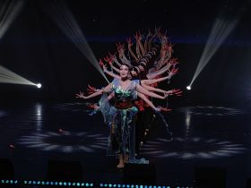 Танцующие полотна: в Якутске показали уникальный перформанс по картинам Миры Аргуновой