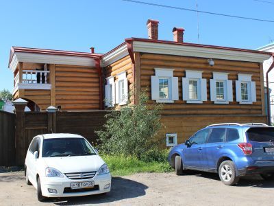 Жилой дом, фотосалон