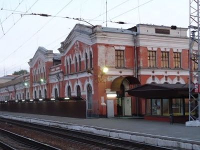 Вокзал железнодорожной станции "Тихорецкая" - один из первых вокзалов на Кубани. Здесь находился штаб революционных войск Северного Кавказа