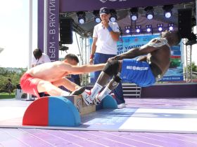 Определены победители международного турнира по мас-рестлингу компании «Железные дороги Якутии»