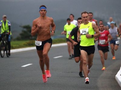 Более 500 человек вышли на старт забега в поддержку редких видов животных Дальнего Востока на ВЭФ