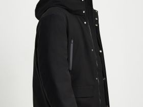 Пуховое полупальто прямого силуэта