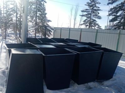 Новые мусорные контейнеры устанавливают в Якутске и Хангаласском улусе