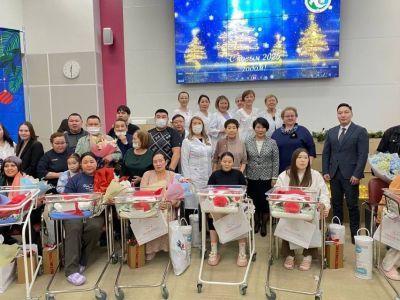 Рожденные 1 января: семерых малышей торжественно выписали в Якутске