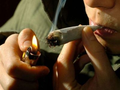 В России могут начать наказывать родителей курящих детей