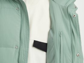 Пуховое пальто с воротником-стойкой