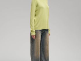 Легкий базовый джемпер прямого кроя