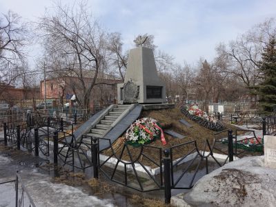 Братская могила военных летчиков-участников Великой Отечественной войны, похороненных госпиталями г. Красноярска в 1941-1945 г.г.