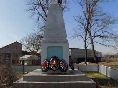 Братская могила красноармейцев